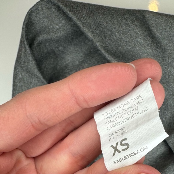 Fabletics Grey 7/8 Legging - XS - Picture 2 of 3